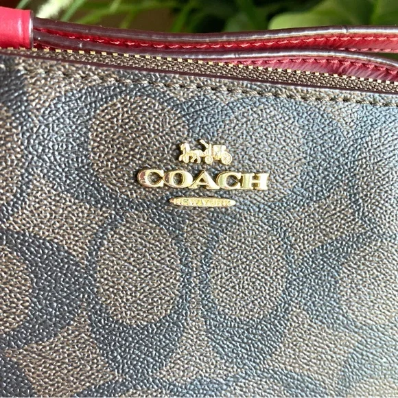 Coach  Signature Canvas Corner Zip Wristlet Brown Red red lining in EUC - Picture 2 of 9